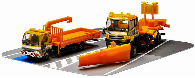NEXCO 中日本道路作業車2台セット 東名高速全線開通50周年