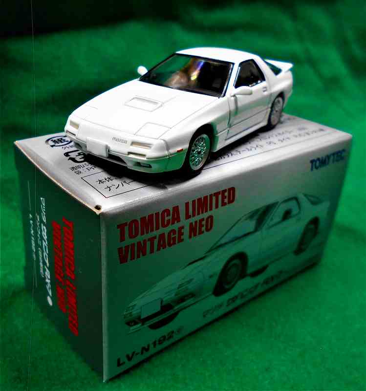 マツダ サバンナ RX-7 アンフィニ(89年) N192c