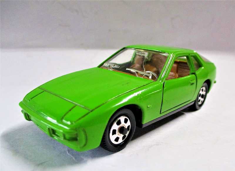お宝? ポルシェ924 1/43 MEBETOYS (イタリー) A-93