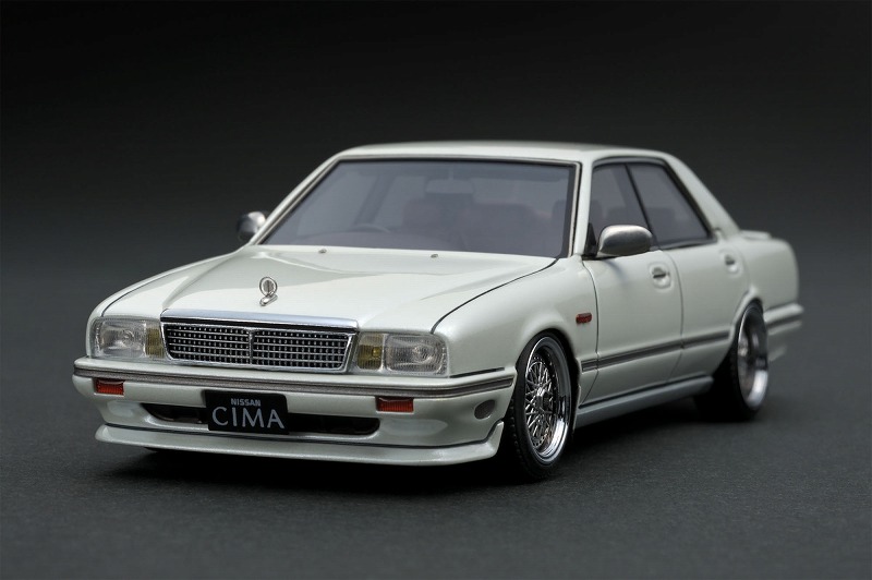 ニッサン グロリア シーマ (Y31) パールホワイト 1/43 イグニッションモデル 1085